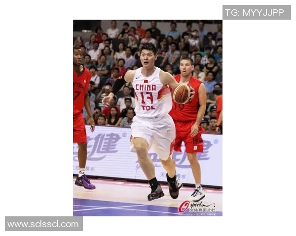 姚明挂历图片展示篮球巨星风采与魅力的完美时刻