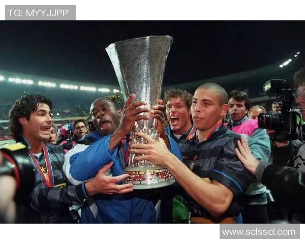 欧联杯激战曼联与国米零平局帽子戏法瞬间点燃全场激情分析 欧联杯激战曼联与国米零平局帽子戏法瞬间点燃全场激情分析